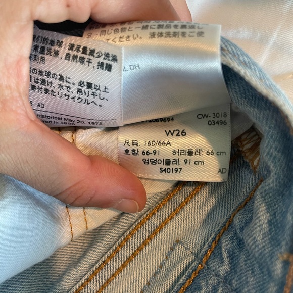 Levi Size 26 Shorts - Picture 4 of 4